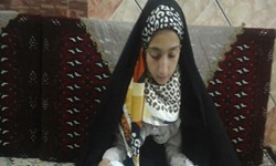 گفتگوی خواندنی با بانوی کوچک حافظ کل قرآن کریم که با ترجمه یک آیه از قرآن &laquo;عاشق چادر&raquo; شد