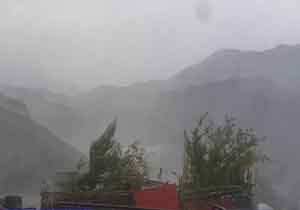 بارش باران در روستای اشکان + فیلم