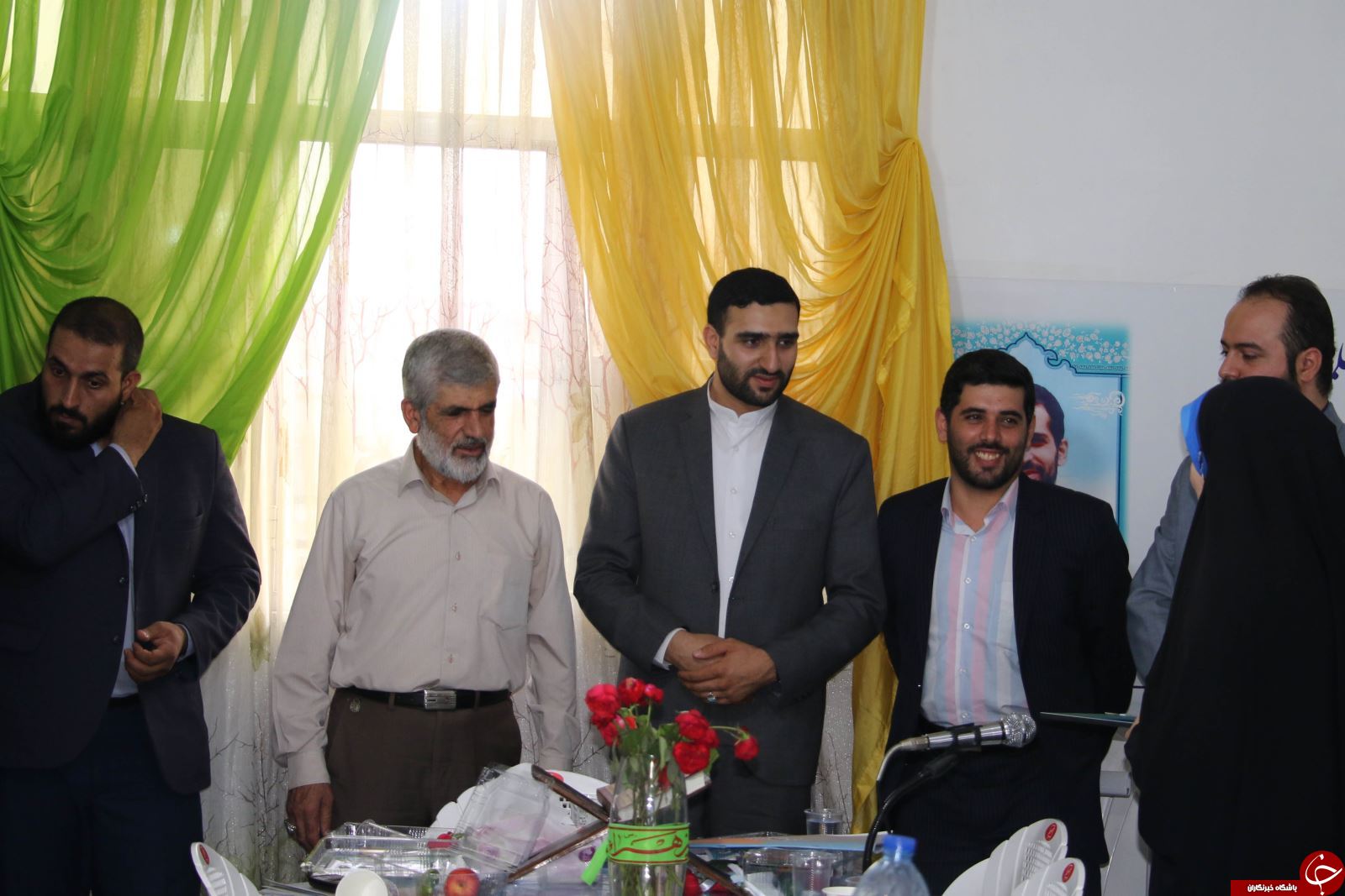 ماجرای درخواست وام پدر احمدی روشن از رهبری
