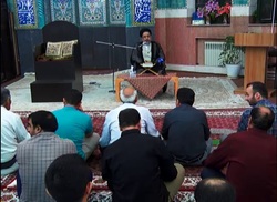 ملت ایران زیر سایه ننگ سلطه استکبار زندگی نمی کند