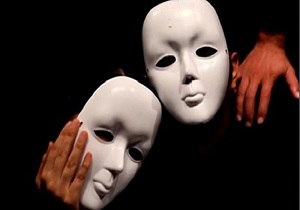 تئاتر شراره در زاهدان به روی صحنه رفت