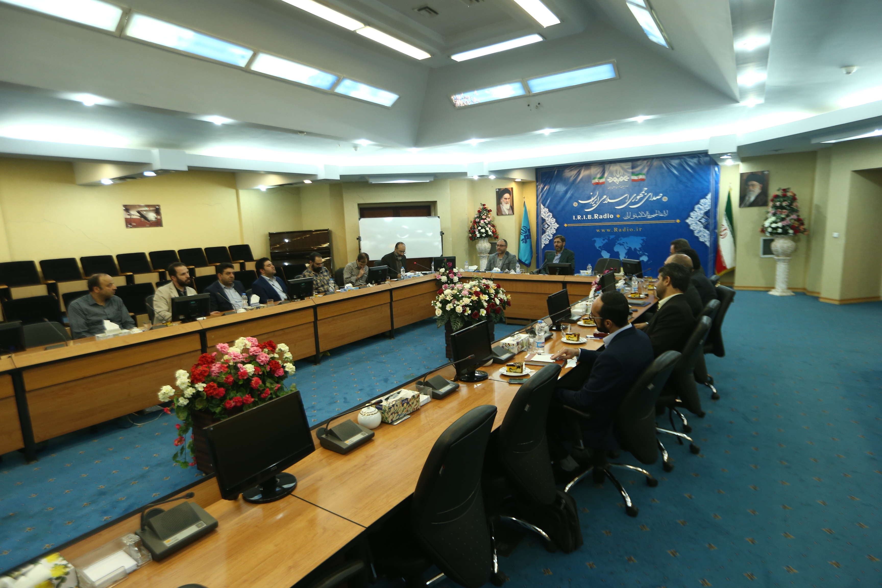نشست مشترک معاون صدا با مدیران پخش شبکه&zwnj;های رادیویی
