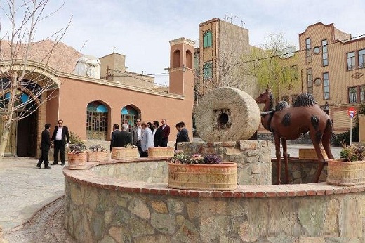حضور سالانه بیش از ۳۰ هزار گردشگر درشهر تاریخی ساسانی استان مرکزی