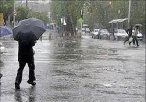تداوم رگبار پراکنده باران و تگرگ در جنوب سیستان و بلوچستان/احتمال جاری شدن سیلاب