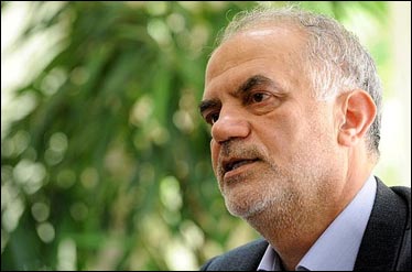 فساد مانند موریانه اقتصاد کشور را میخورد