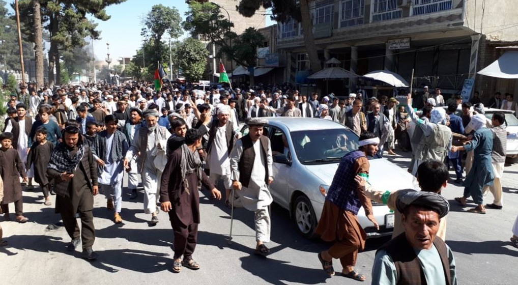 رایزنی دولت با معترضین برای بازگشایی ادارات دولتی در شمال افغانستان