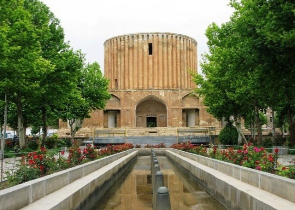برگزاری مراسم شب شعر رضوی در مجموعه فرهنگی - تاریخی کاخ خورشید
