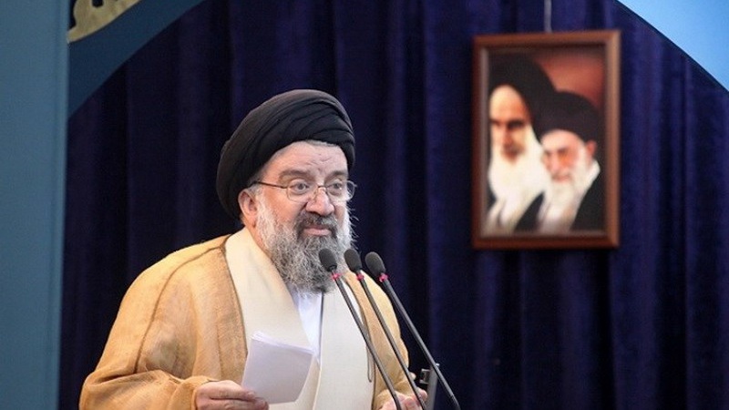 فساد خوره هر نظامی است/آمریکا تا وقتی آدم نشود با آن رابطه برقرار نمی کنیم