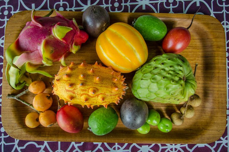 آجیل و میوه&zwnj;های عجیب و لاکچری بر سر سفره کاربران داخلی/ از &laquo;گارسینیا&raquo; لاغرکننده تا انگوری که طعم آناناس می دهد+تصاویر