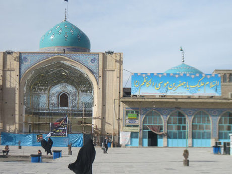 تجلیل از مقام امامزاده جعفر پیشوا با حضور خادمان امام رضا (ع)