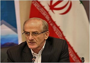 انجام ۹۰ درصد حمل بار و مسافر کشور درراه‌های زمینی / ۹۰۰ نفراز رانندگان بیمه تکمیلی می‌شوند