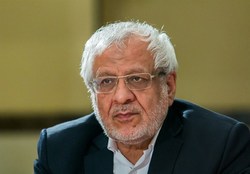 اغتشاشات  صورت گرفته در بازار و دی ماه سال گذشته  کار یک شبکه نفوذی بود/در جلسه ستاد فرماندهی اقتصاد مقاومتی یک نفر از بخش خصوصی حضور ندارد/ مگر می&zwnj;شود دولتی که داعش را از پای می&zwnj;آورد از چند اختلال&zwnj;گر و صراف بترسد؟
