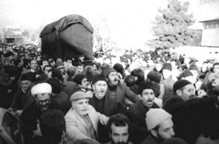 منبرهایی که برای تزلزل پهلوی &laquo;کافی&raquo; بود / نخستین شعار &laquo;مرگ بر شاه&raquo; در مراسم مشهدی&zwnj;ها برای شیخ احمد کافی