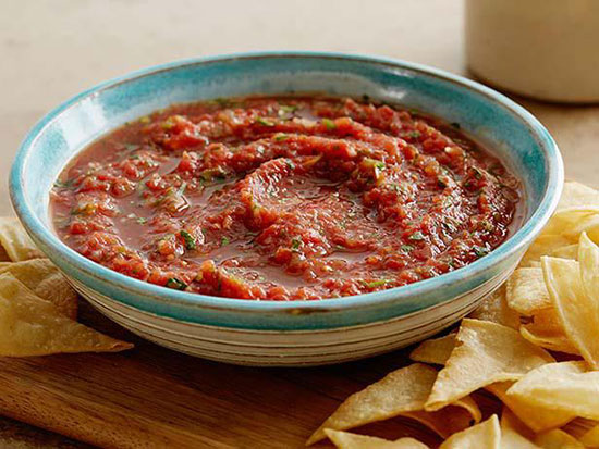 طرز تهیه غذاهای تابستانی با گوجه فرنگی؛ از پیتزا مارگاریتا تا سس سالسا طرز تهیه غذاهای تابستانی با گوجه فرنگی؛ از پیتزا مارگاریتا تا سس سالسا