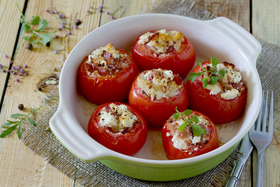 طرز تهیه غذا&zwnj;های تابستانی با گوجه فرنگی؛ از پیتزا مارگاریتا تا سس سالسا