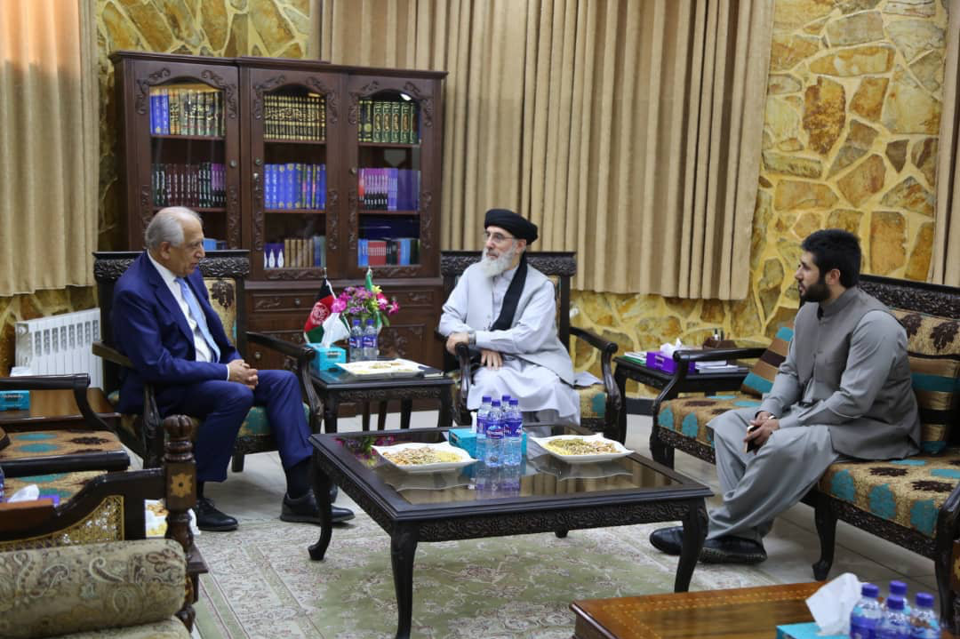 سفیر اسبق آمریکا در افغانستان با گلدبن حکمتیار دیدار کرد