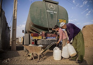 روستاییان خوزستان چشم انتظار تانکرهای آبرسان/ تشنگی در جوار آب