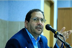 درخواست مجوز راه اندازی ۴۰ رشته بین رشته‌ای در دانشگاه آزاد/ هدفمان تربیت انبوه نیروی متخصص بیکار نیست