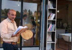 راه اندازی کتابخانه در نانوایی روستای پونل رضوانشهر