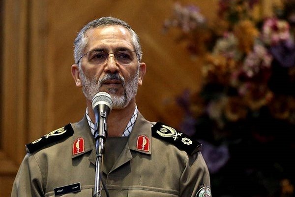 الگو شدن نیروهای مسلح برای سایرین از مطالبات رهبری است