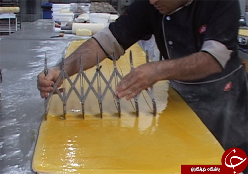 کارآفرین لرستانی با اشتغالزایی بیش از ۱۰۰ نفر در لرستان / تولید شیرینی و ارسال به تمام نقاط کشور + تصاویر
