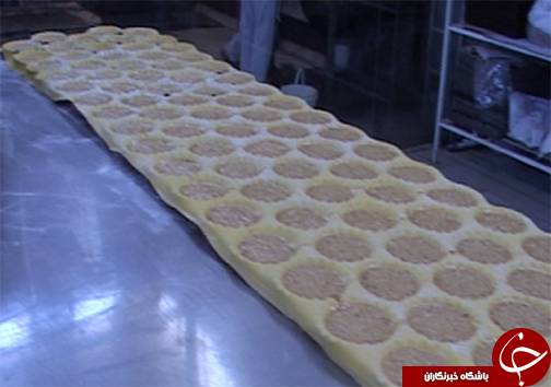کارآفرین لرستانی با اشتغالزایی بیش از ۱۰۰ نفر در لرستان / تولید شیرینی و ارسال به تمام نقاط کشور + تصاویر