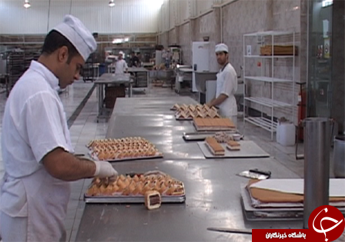 کارآفرین لرستانی با اشتغالزایی بیش از ۱۰۰ نفر در لرستان / تولید شیرینی و ارسال به تمام نقاط کشور + تصاویر