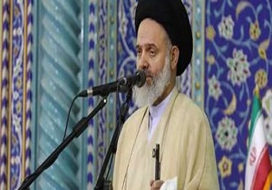بازار در طول تاریخ پشتیبان انقلاب بوده است/مسئولان با جدیت به فکر حل مشکلات مردم باشند