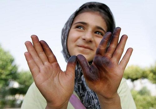 کودکانی که بچگی نکردند