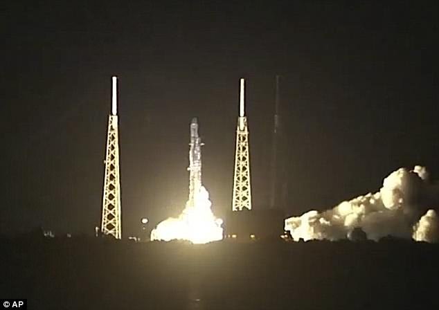 راکت Falcon 9 سرانجام به مقصد ایستگاه بین المللی فضایی پرتاب شد +تصویر راکت Falcon 9 سرانجام به مقصد ایستگاه بین المللی فضایی پرتاب شد +تصویر