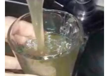 وضعیت نامناسب آب شرب در شهرک شهید انصاری + فیلم