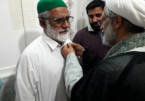 نشان امام رضا (ع) به خانواده شهید مدافع حرم ایرانشهری اهدا شد