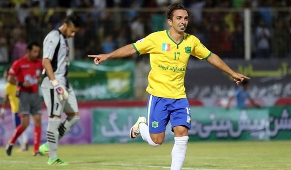 محمد شادکام از صنعت نفت آبادان جدا شد