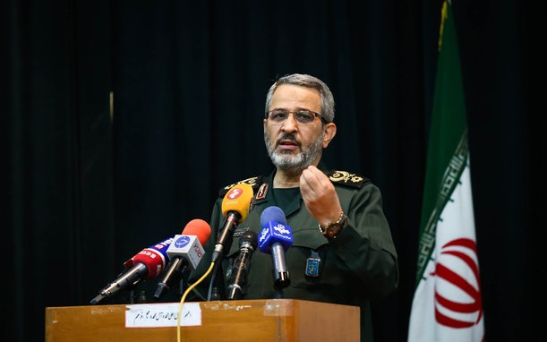 مسئولان دولتی باید باور کنند که دشمن جنگ اقتصادی را شروع کرده است