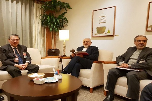محمدجواد ظریف وارد سنگاپور شد