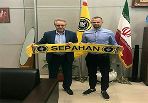 پیوستن بازیکن مجارستانی به طلایی‌پوشان