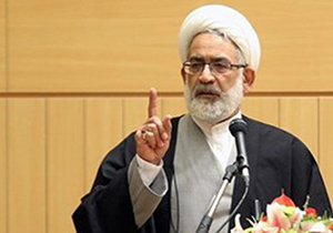 وظیفه روحانیت صیانت از خود است