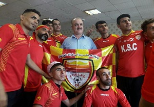 بازی فولاد خوزستان وپرسپولیس با حضور طرفداران جنوبی