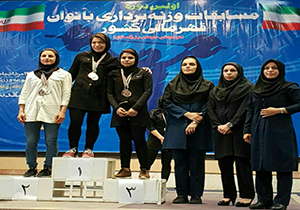 افتخارآفرینی وزنه بردار فارسی در مسابقات بانوان کشور