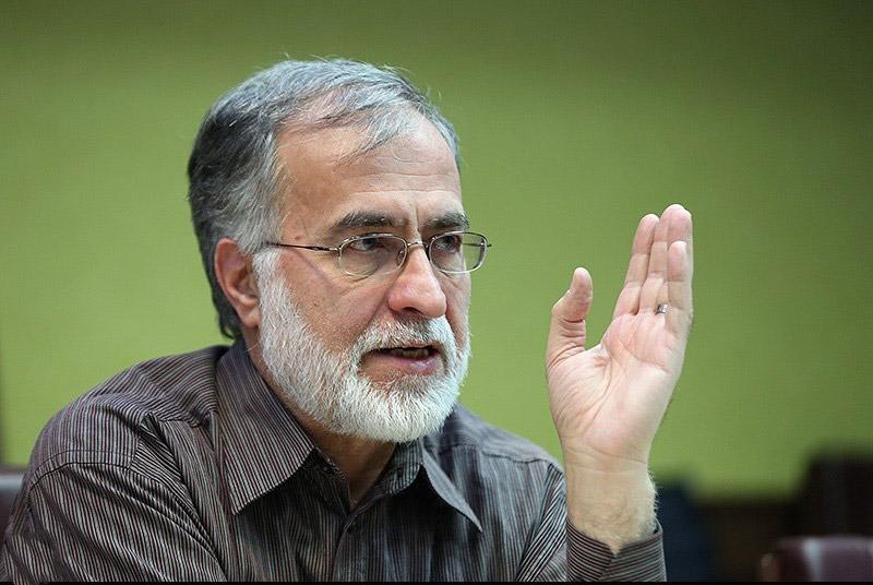 روحانی سخنگوی دولت شود!/ رئیس جمهور باید دست به تغییرات بیشتری در بدنه دولت بزند