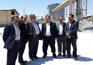رفع مشکل قدیمی‌ترین کارخانه فرآوری کود و سم در بافق/ احداث ریل فرعی برای این کارخانه در سال جاری