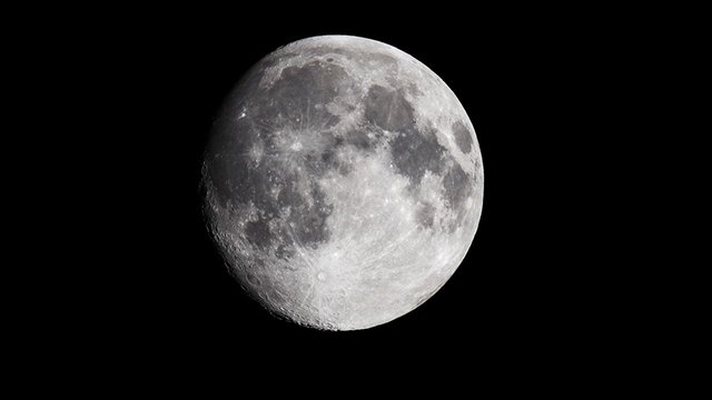برخورد دو شهاب&zwnj;سنگ با ماه را ببینید+تصویر