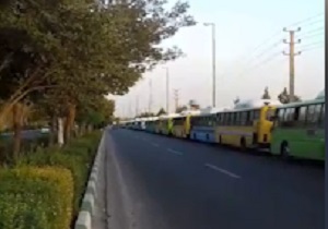 صف طولانی اتوبوس‌های شرکت واحد برای سوخت‌گیری + فیلم