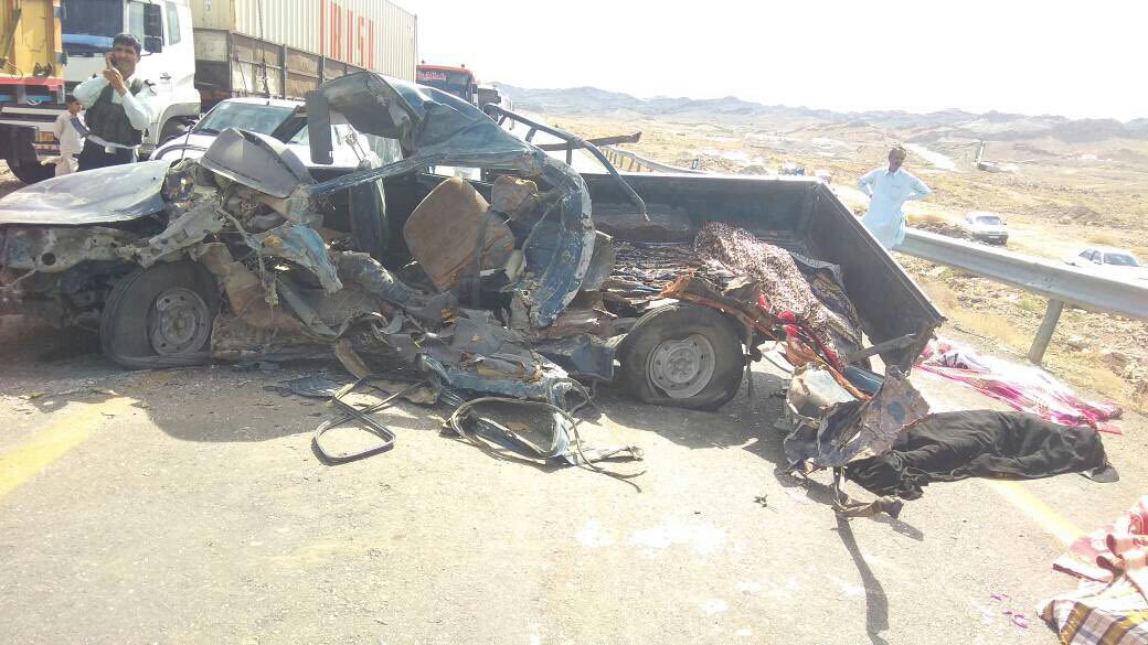 ۱۱ کشته و ۷ مجروح بر اثر حادثه رانندگی در محور خاش به ایرانشهر+عکس