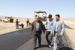 اجرای آسفالت راه روستایی گوربند