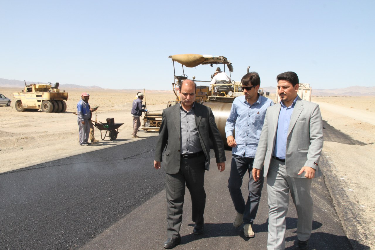 اجرای آسفالت راه روستایی گوربند