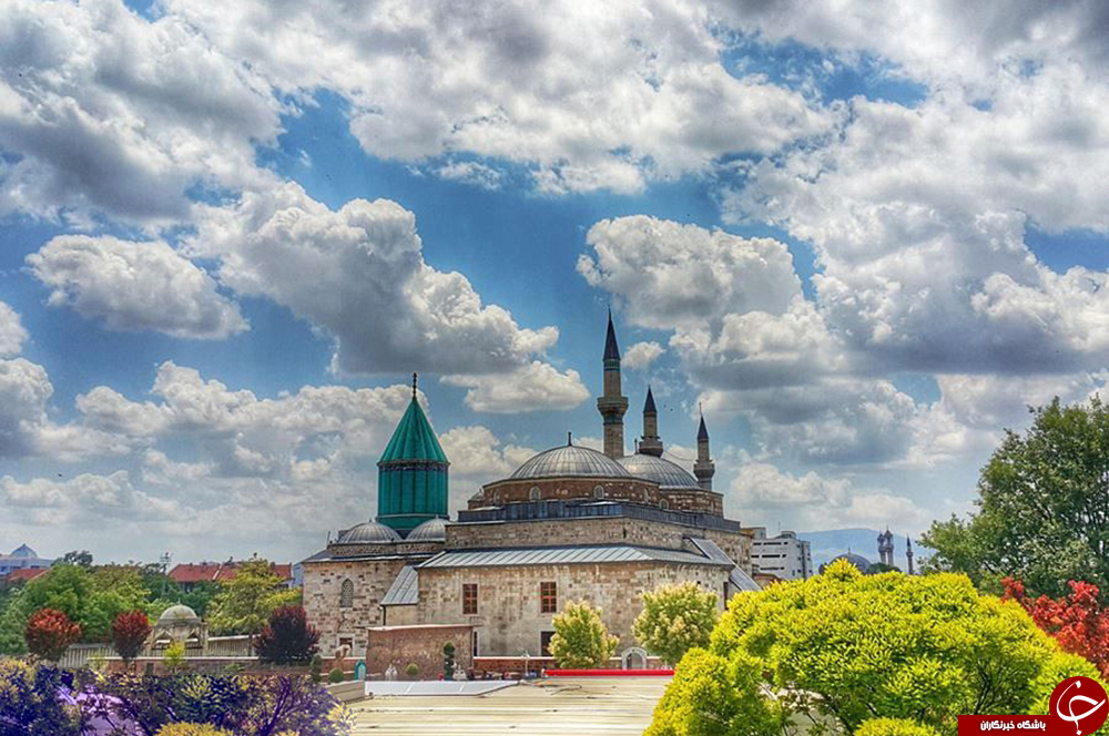 تصویری از آرامگاه مولانا در قونیه