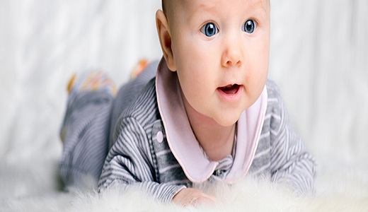 کدام لباس&zwnj; برای نوزاد مناسب&zwnj; است؟