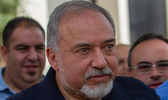 لیبرمن: اروپا نه از اقتصاد ایران بلکه از رژیم آن حمایت می&zwnj;کند