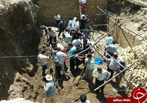 ۵ نفر در زیر آوار ساختمانی در نهاوند